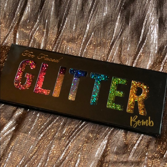 Too Faced Other - Too faced glitter bomb eyeshadow palette